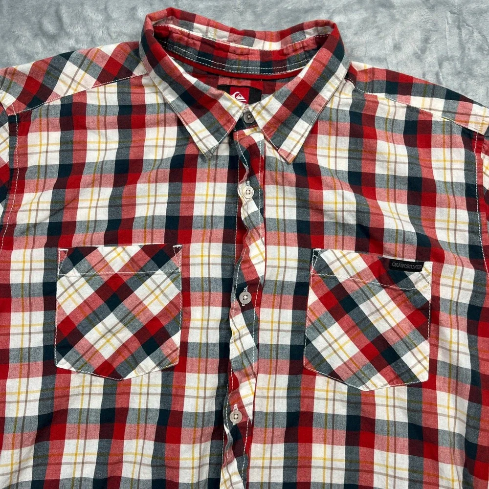 Quiksilver Plaid Button Up Shirt Mens Large Red White Black‎ Short Sleeve Surf